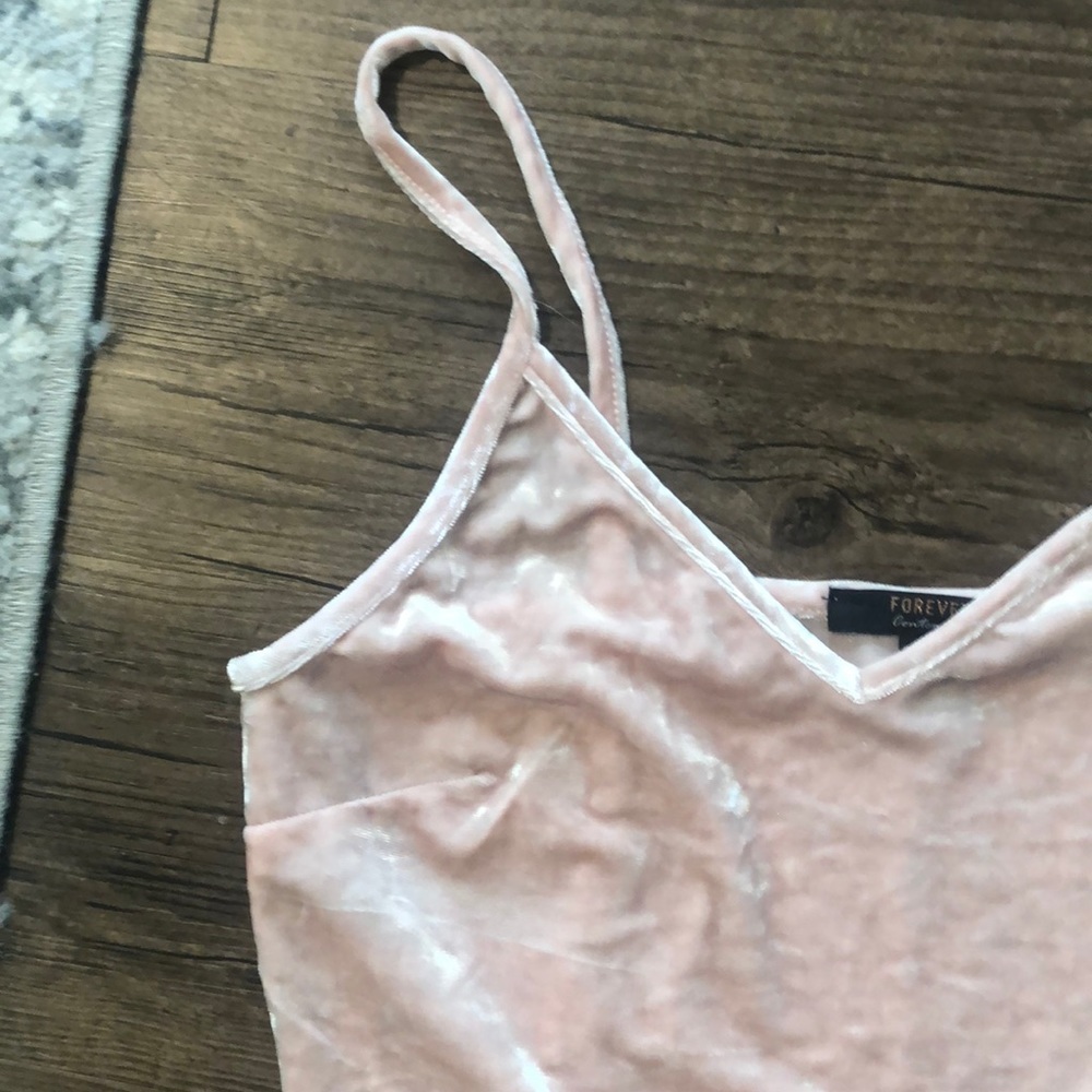 Velvet tops - Picture 3 of 3